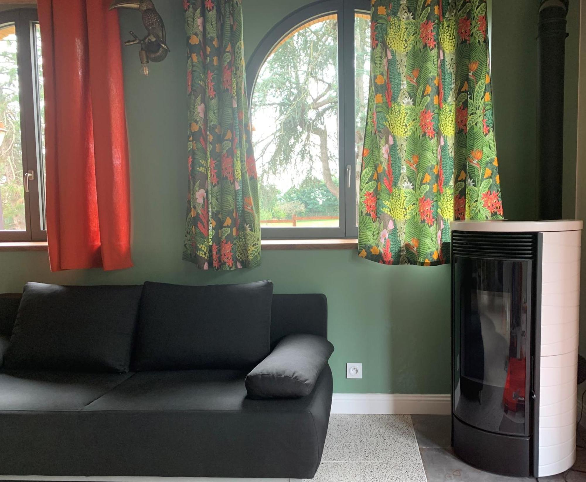 Le Bas Chitray Bed and Breakfast Ménil Εξωτερικό φωτογραφία