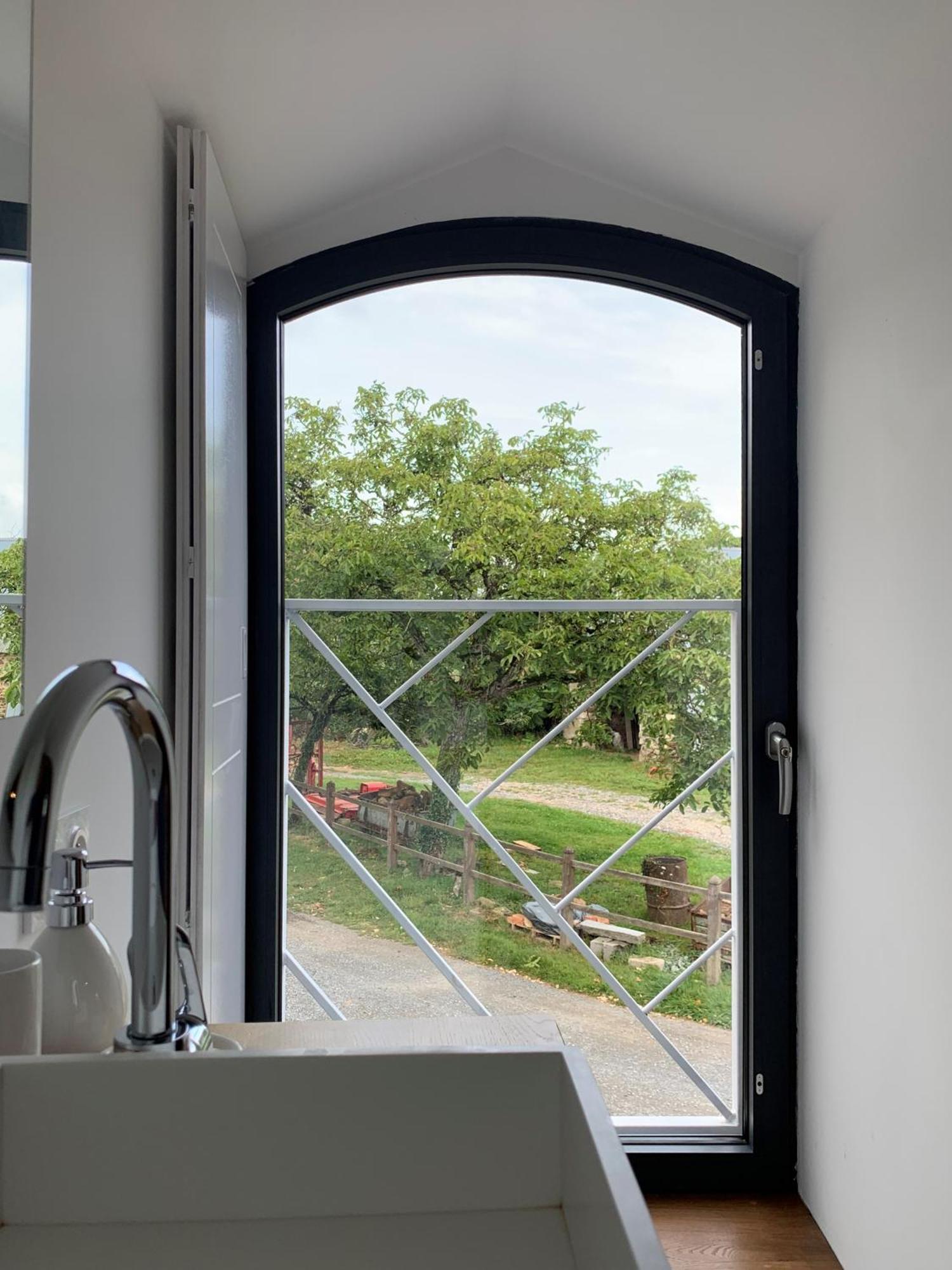 Le Bas Chitray Bed and Breakfast Ménil Εξωτερικό φωτογραφία