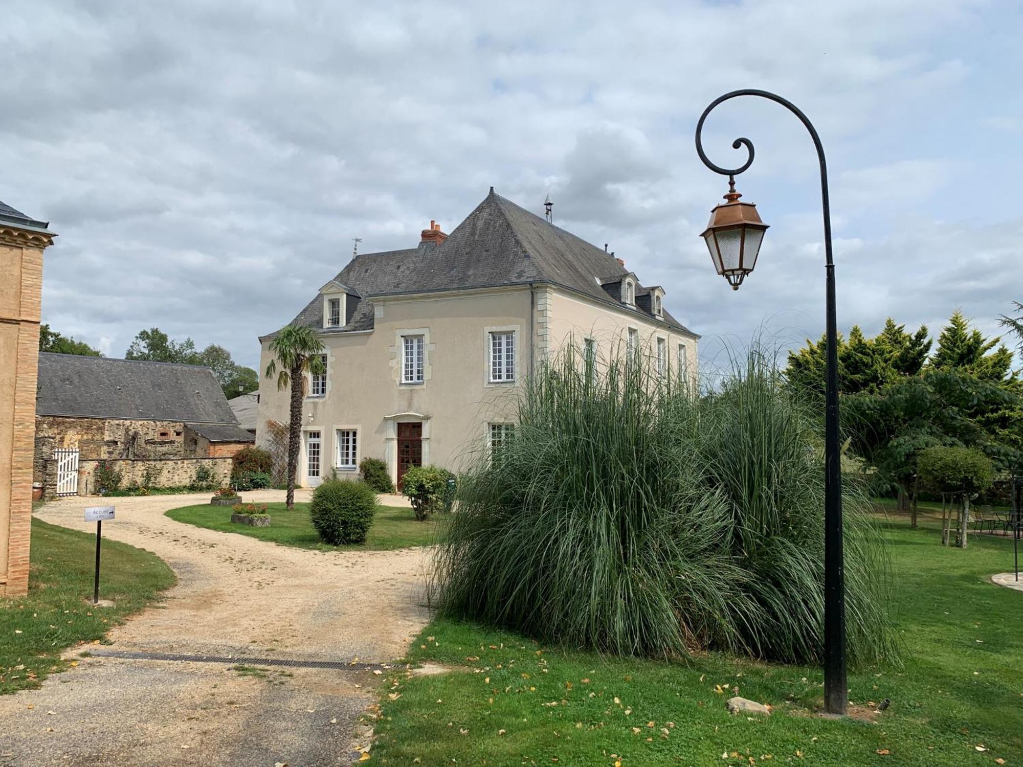 Le Bas Chitray Bed and Breakfast Ménil Εξωτερικό φωτογραφία